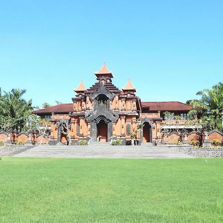 Graha Wiyata Hotel ทานาล็อต ภายนอก รูปภาพ