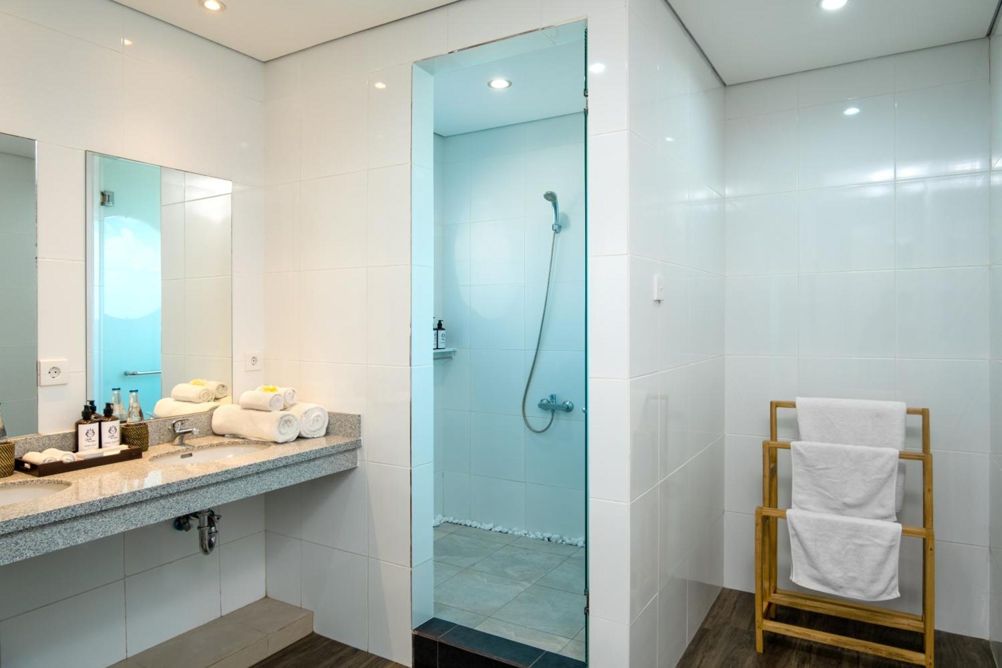 Graha Wiyata Hotel ทานาล็อต ภายนอก รูปภาพ